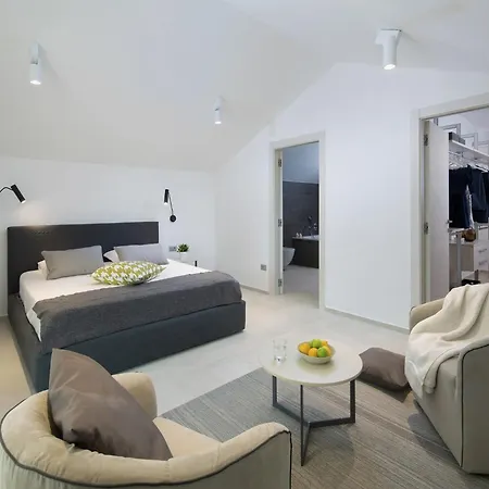 Luxury With Private Pool, 100 M From The And Close To Pula * Fažana