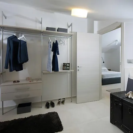 Luxury With Private Pool, 100 M From The And Close To Pula Lägenhet