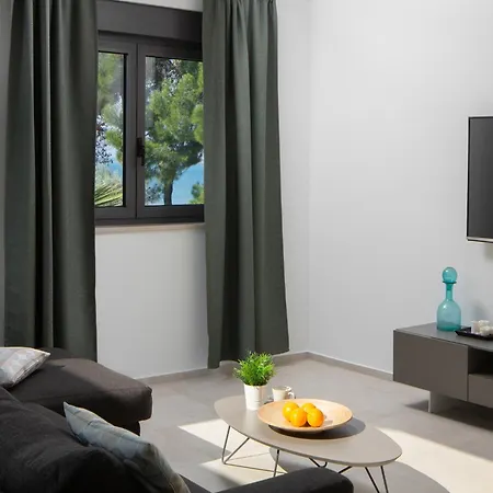 Apartment Luxury With Private Pool 100 M From The And Close To Pula