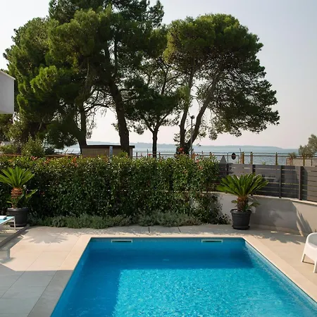 Luxury With Private Pool 100 M From The And Close To Pula * Fazana
