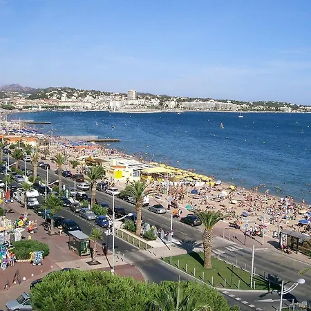 Luxury With Private Pool 100 M From The And Close To Pula *