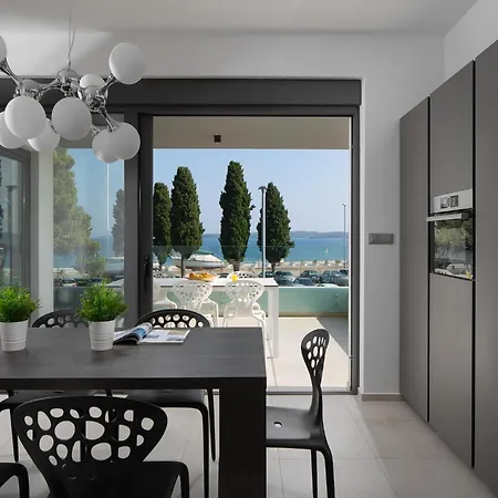 Luxury With Private Pool, 100 M From The And Close To Pula