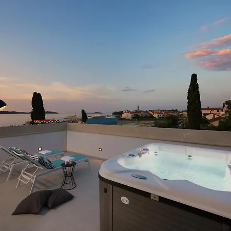 Luxury With Private Pool 100 M From The And Close To Pula Apartment Fazana