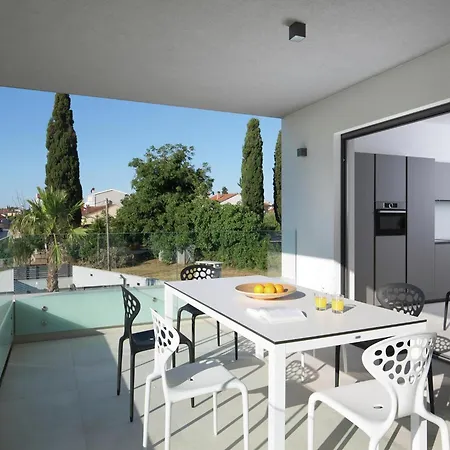 Luxury With Private Pool, 100 M From The And Close To Pula Lägenhet Fažana